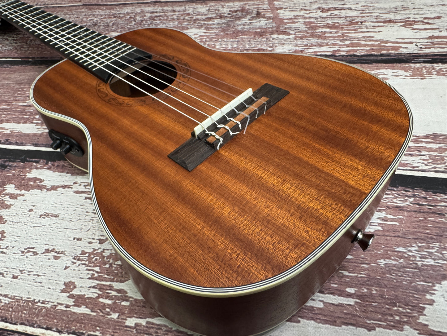 Guitar-Uke - small guitar type thing! Electro acoustic