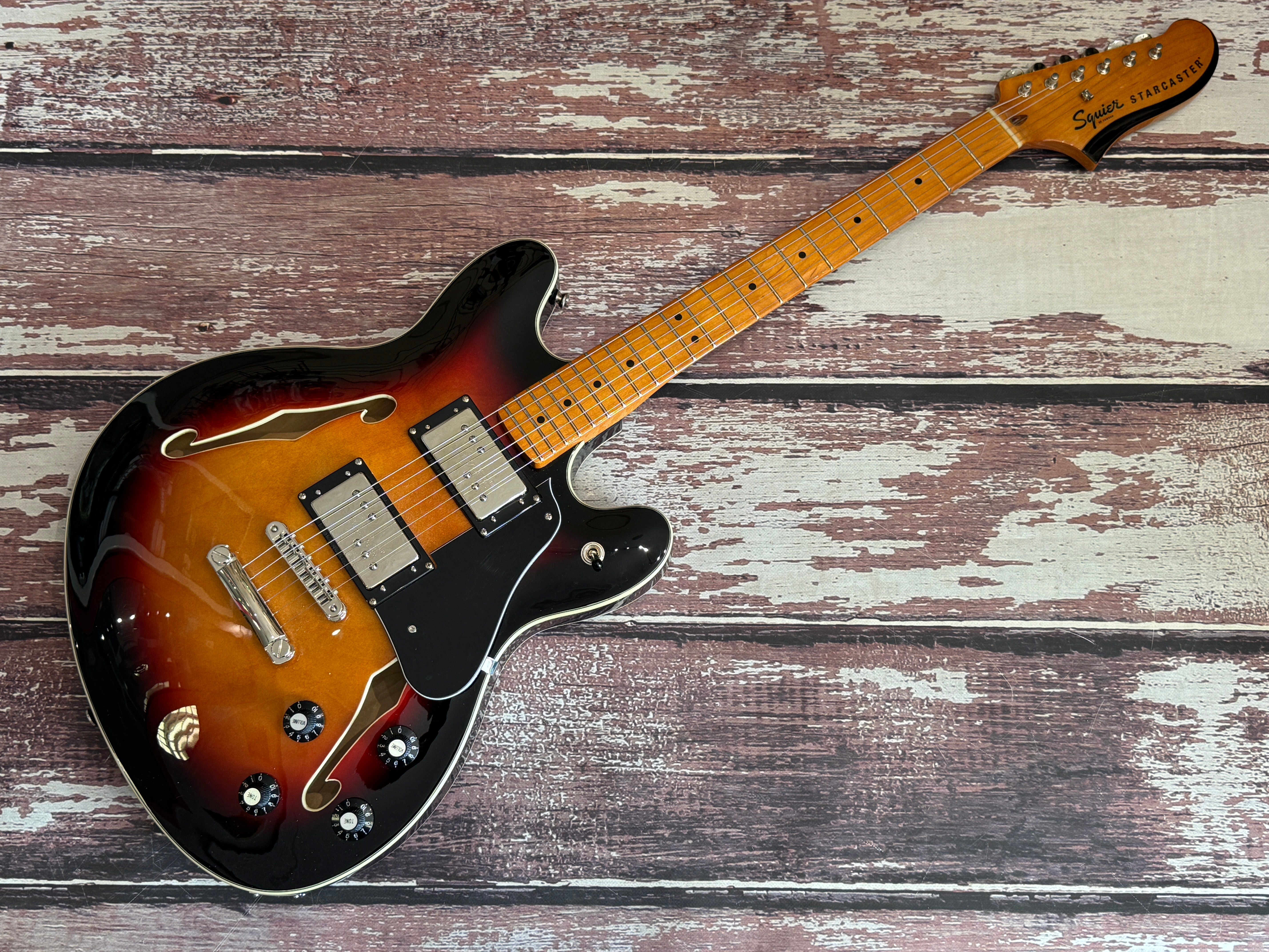 Squier Classic Vibe Starcaster 2022 – Badlands Guitars Limited
