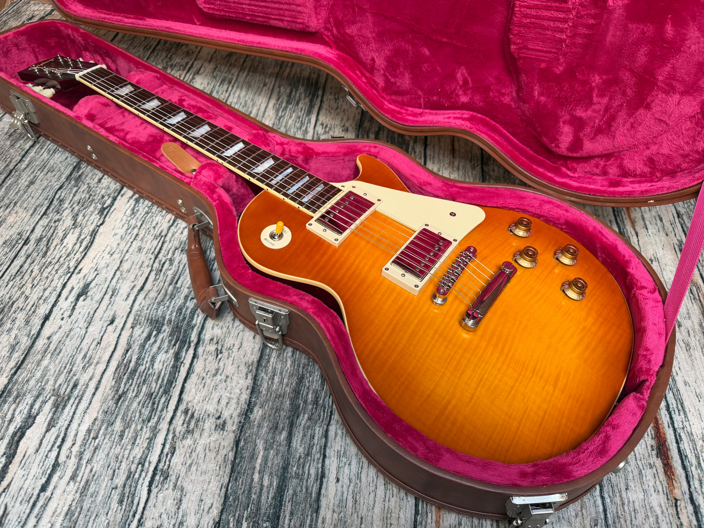 Epiphone Inspired by Gibson 1959 Les Paul, with case - The proper one!