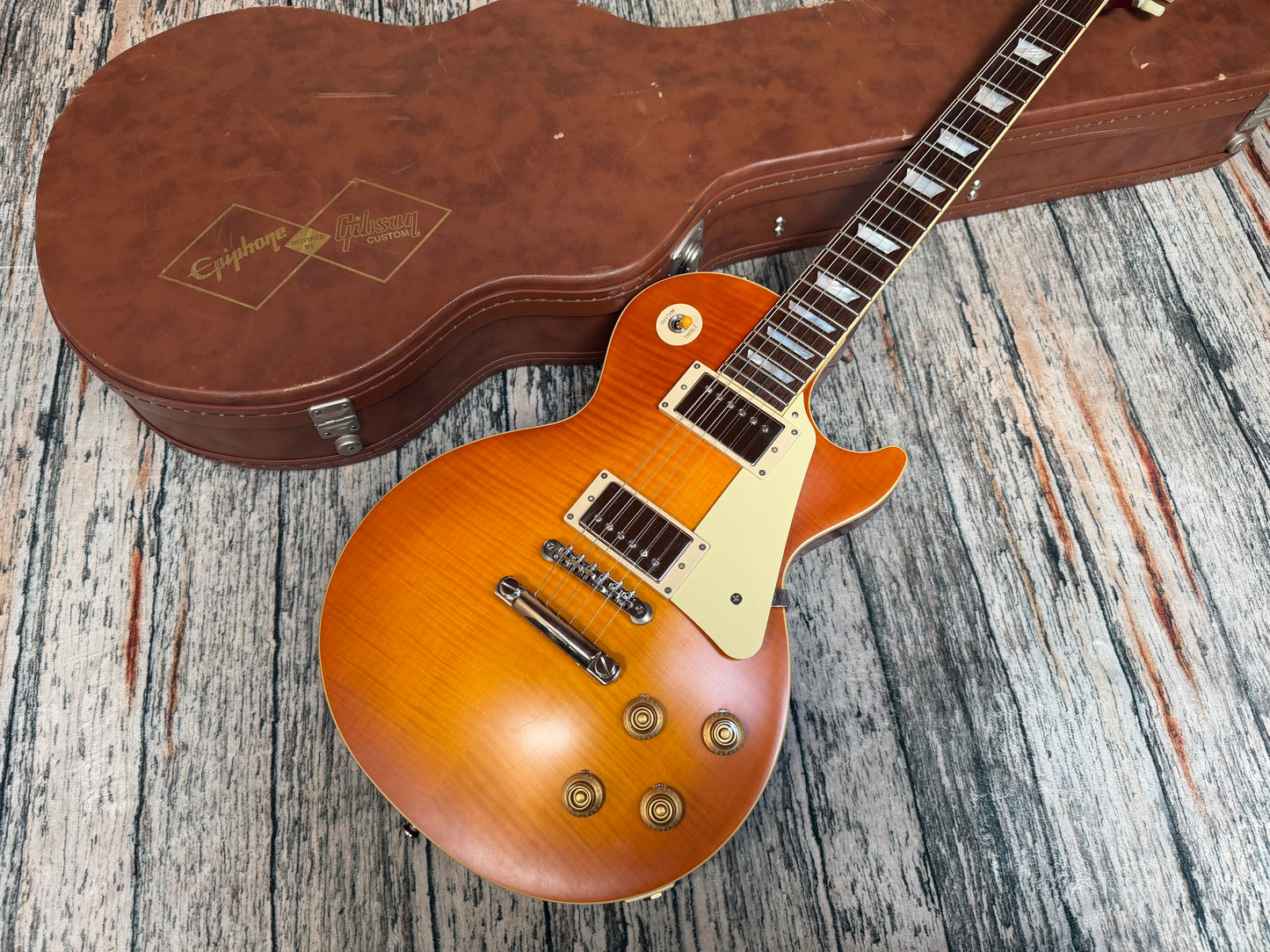 Epiphone Inspired by Gibson 1959 Les Paul, with case - The proper one!