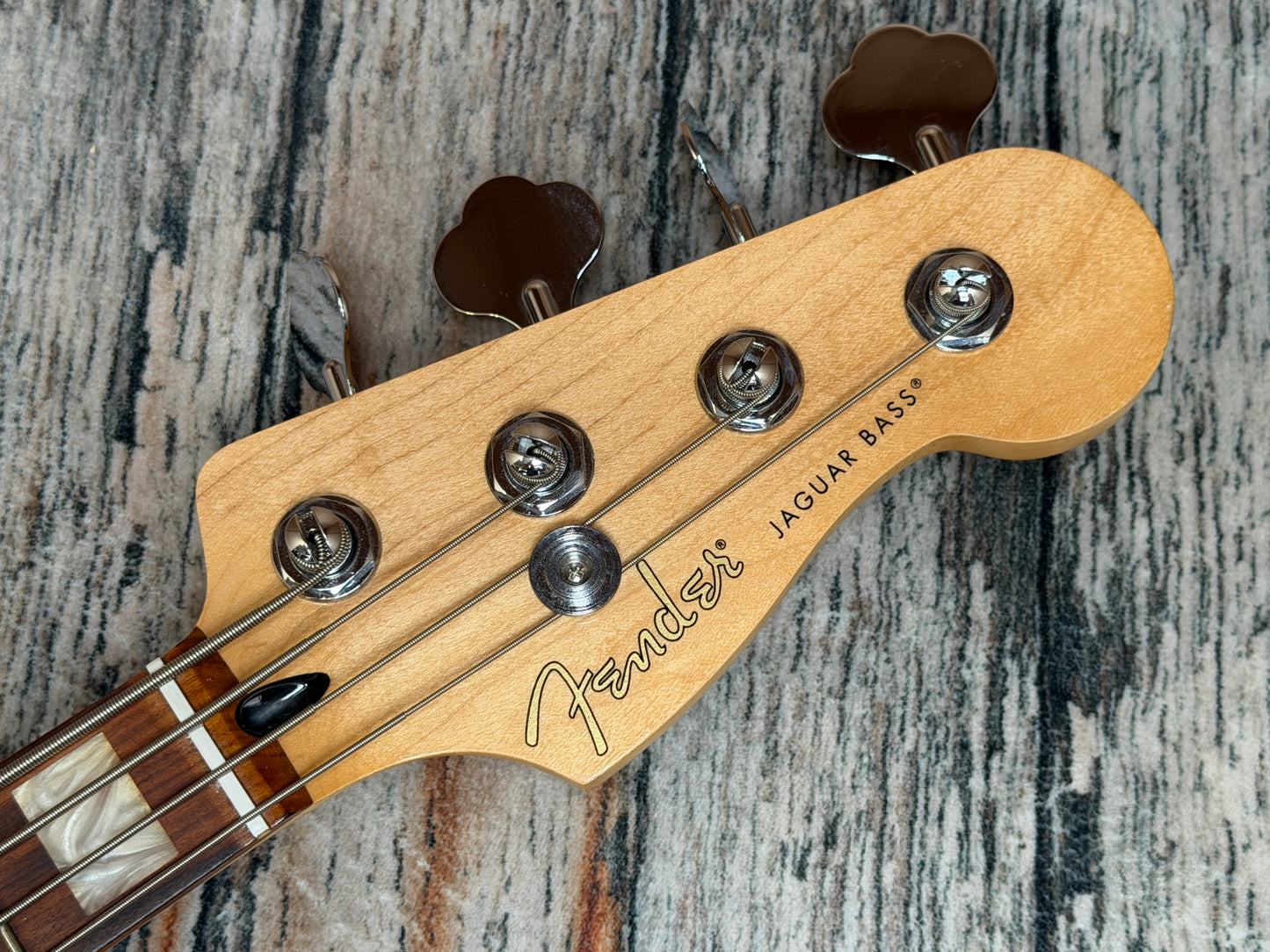 Fender Mark Hoppus Signature, Limited edition Jaguar Bass + Seymour Duncans