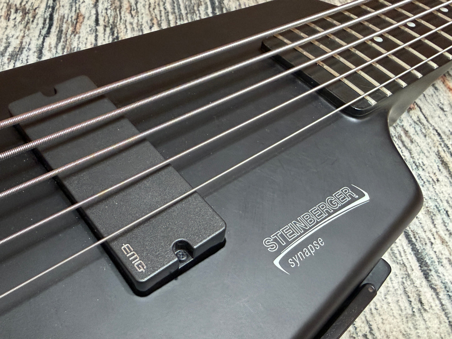 Steinberger Synapse 5 string Active - EMG
