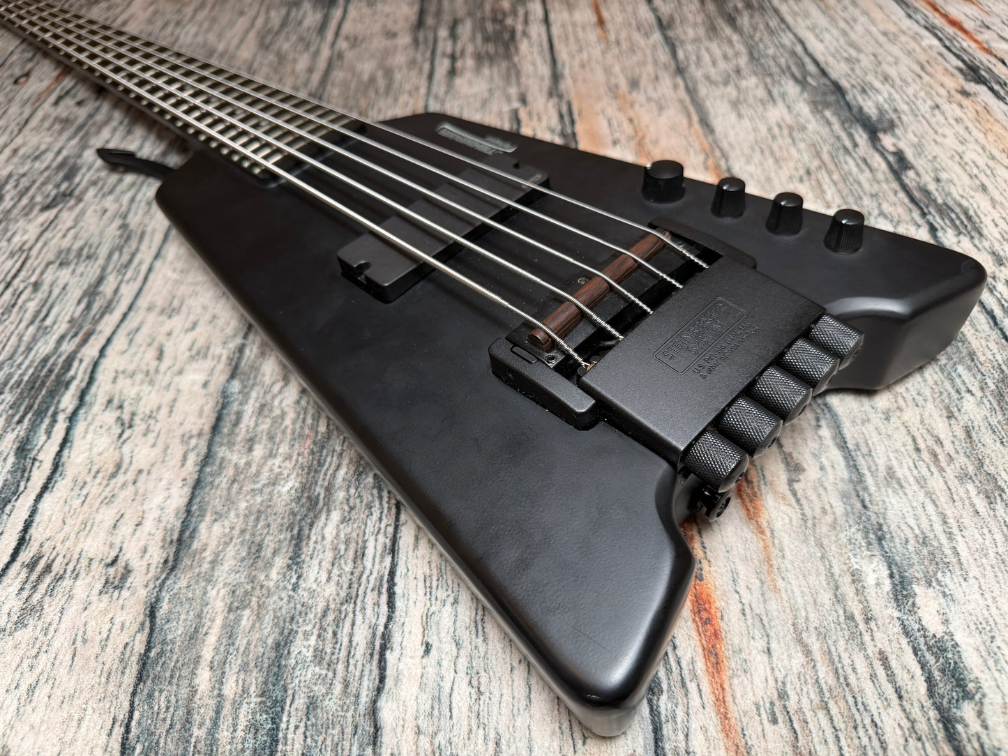 Steinberger Synapse 5 string Active - EMG