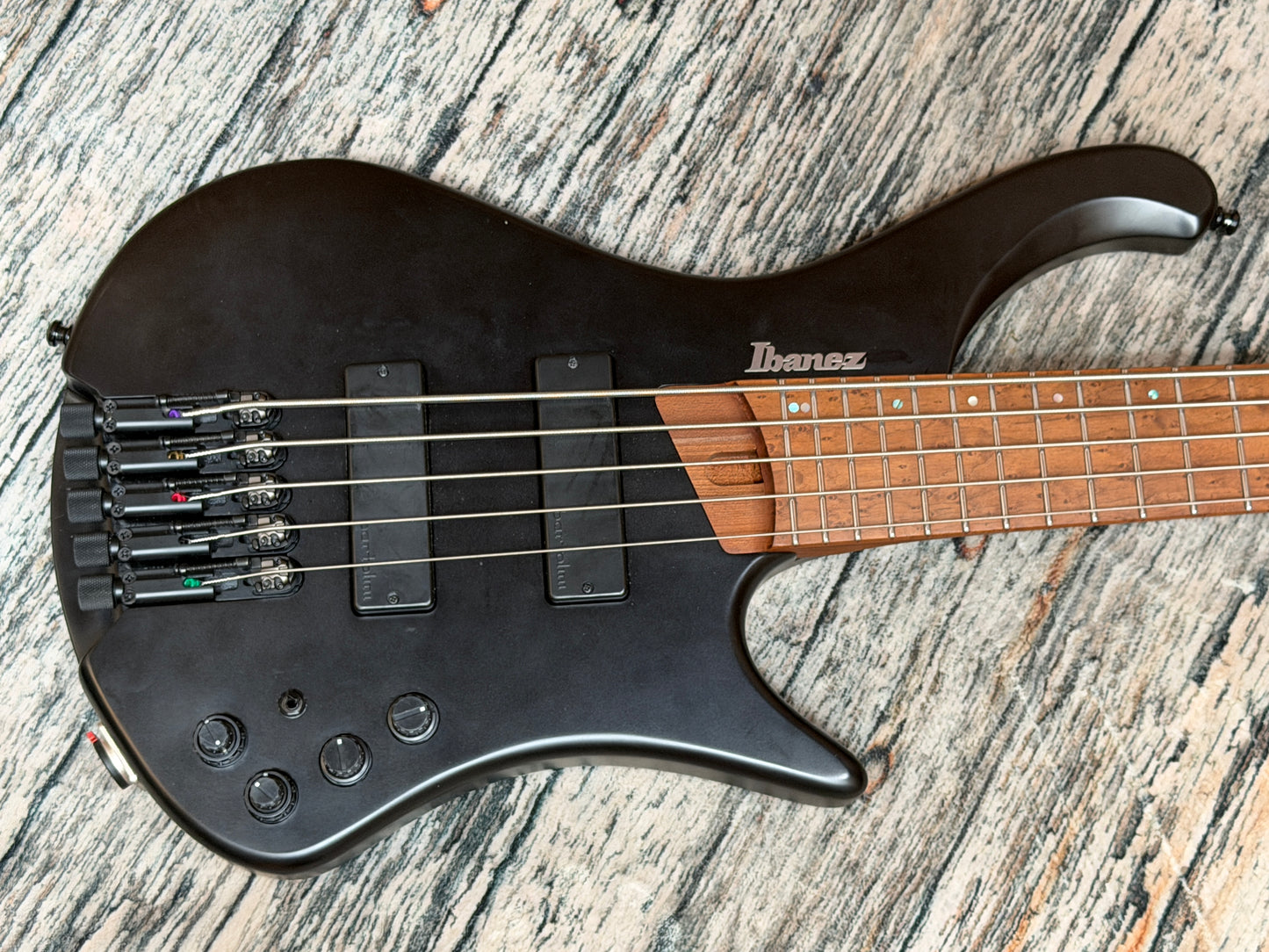 Ibanez EHB1005 MS Headless active 5 string bass & bag