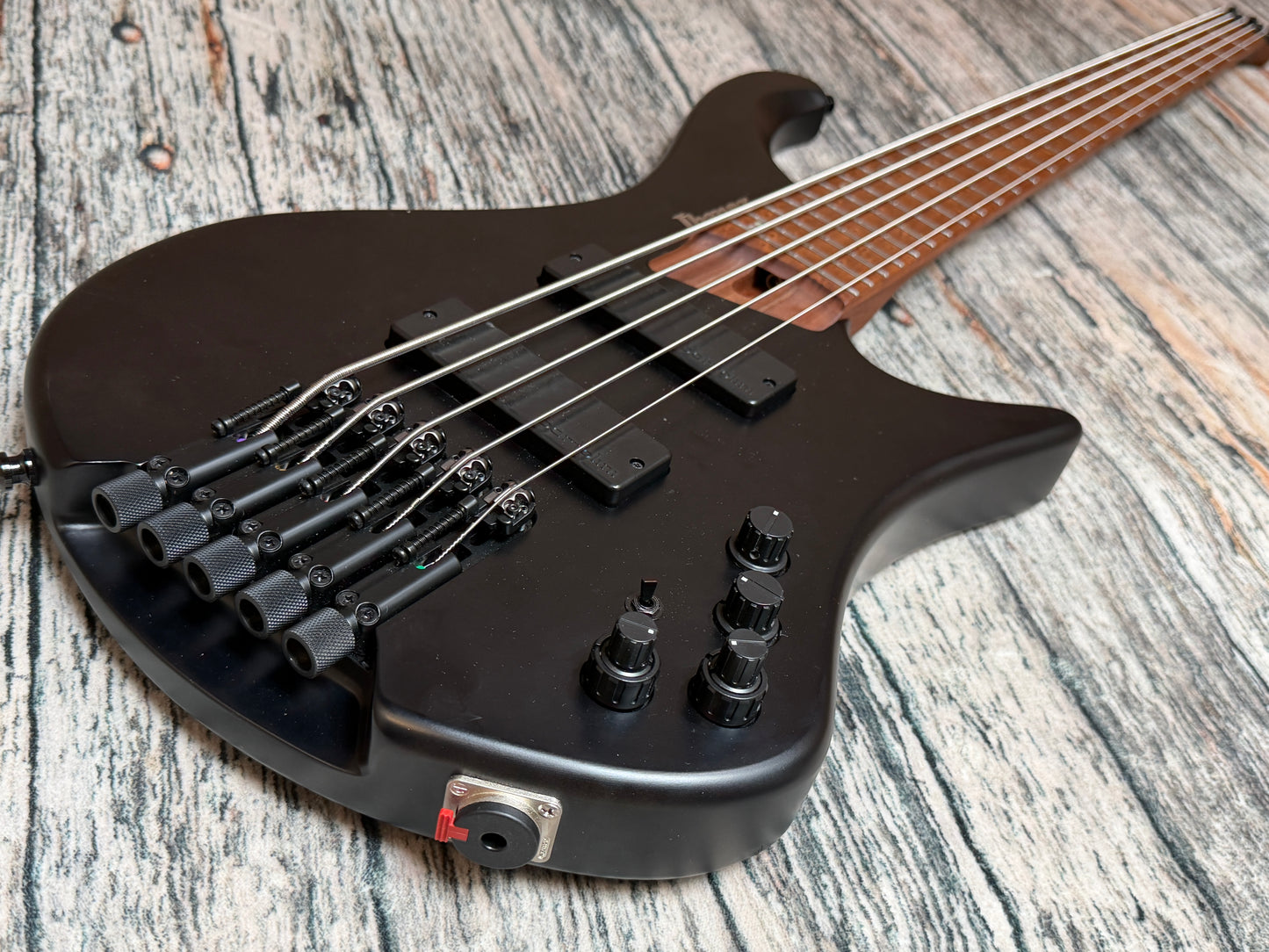 Ibanez EHB1005 MS Headless active 5 string bass & bag