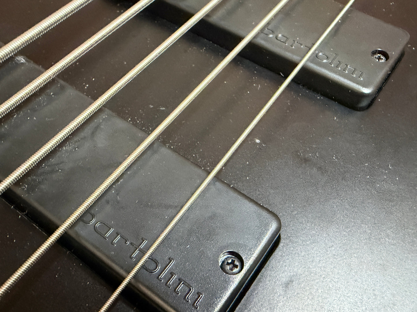 Ibanez EHB1005 MS Headless active 5 string bass & bag