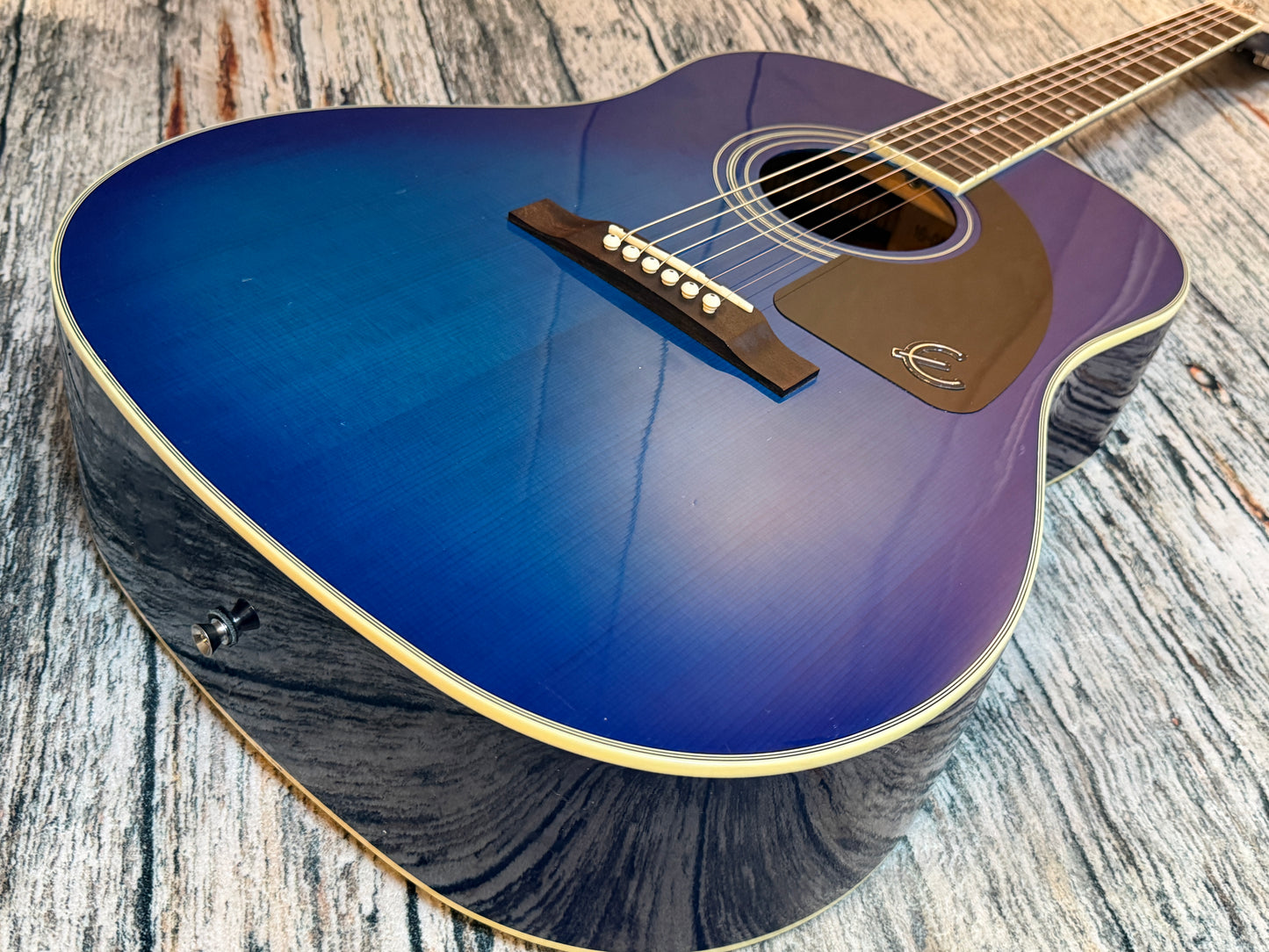 Epiphone AJ220S-TL Drop shoulder acoustic