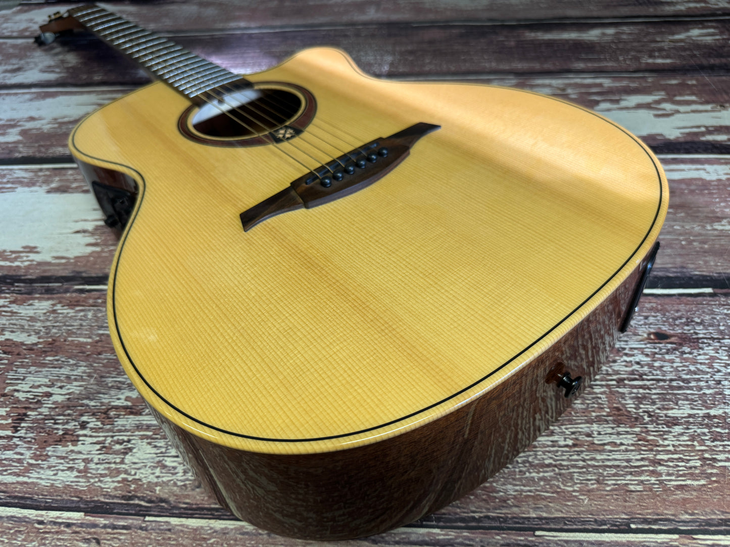 LAG T88 ACE Solid top electro acoustic