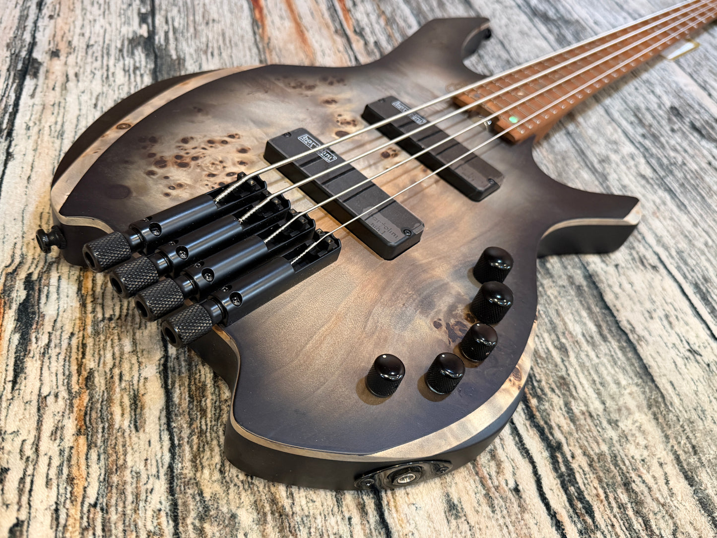 Cort Space 4 Stardust Black headless active bass