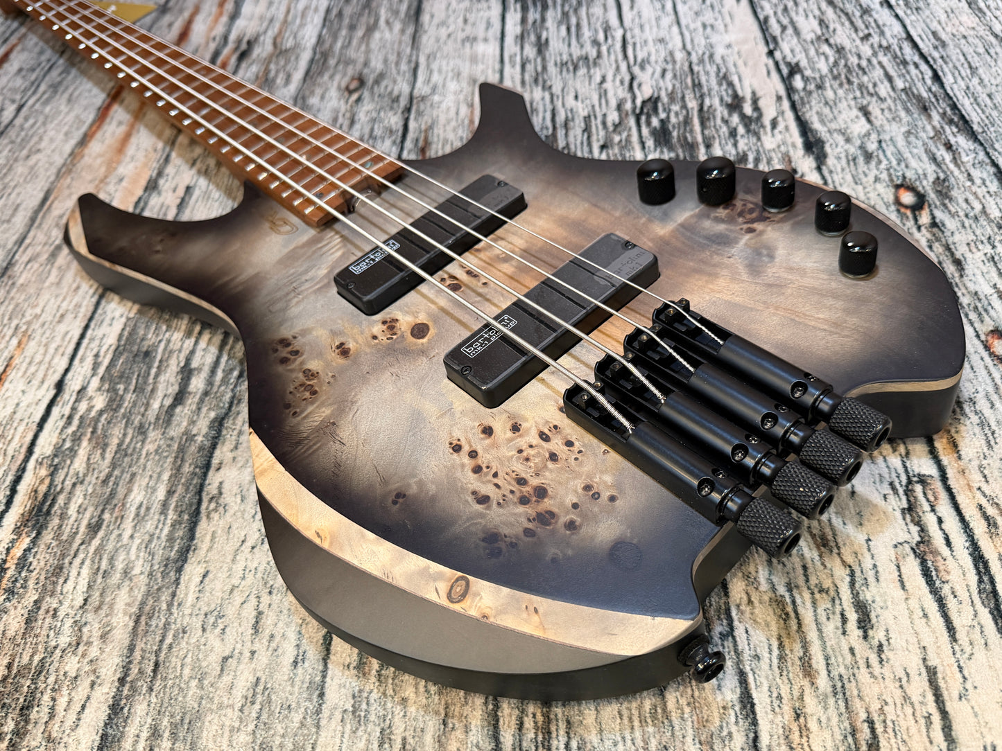 Cort Space 4 Stardust Black headless active bass