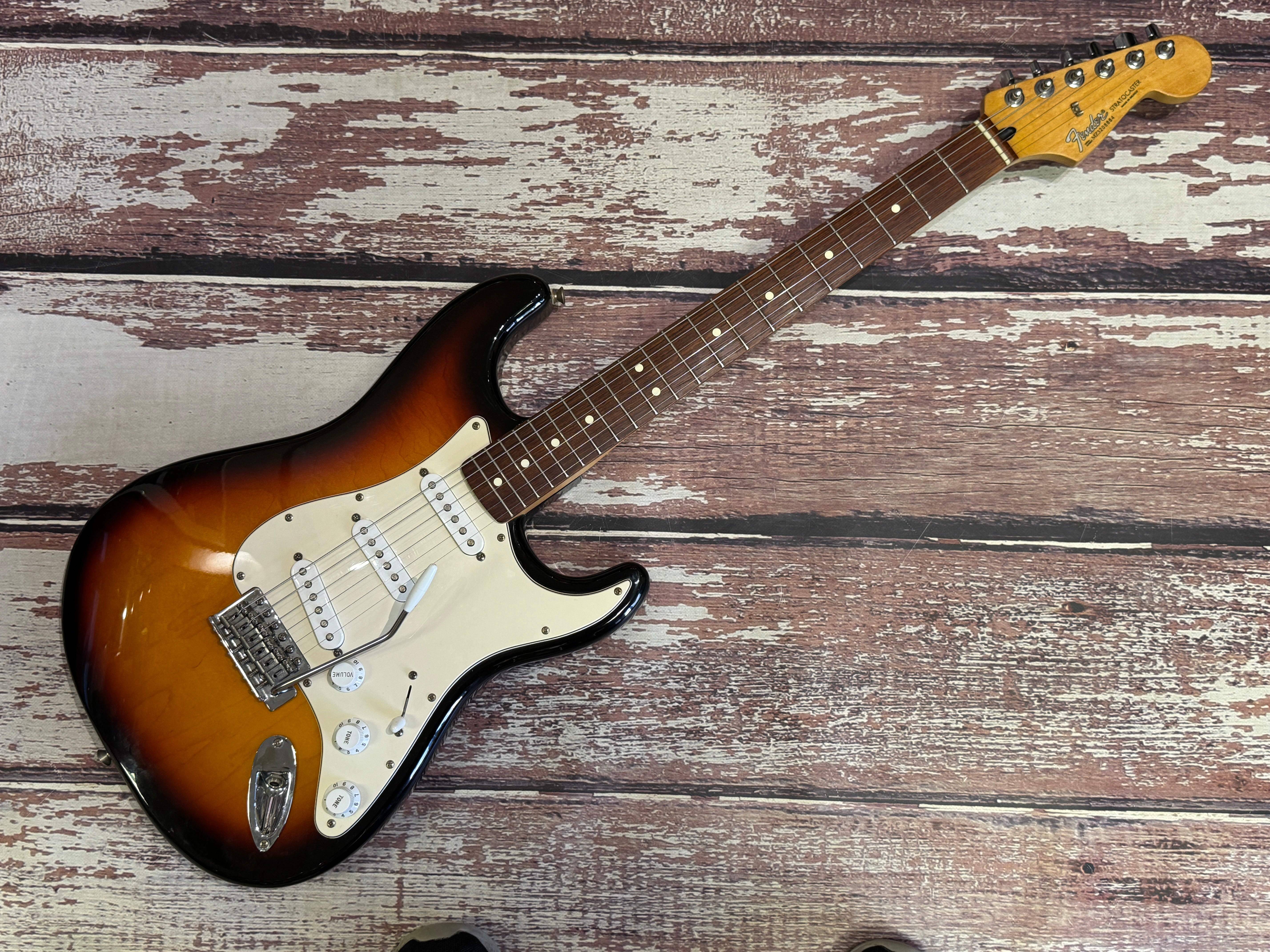 お*お様 Fender Stratocaster Made in Mexico Fender Standard Stratocaster Mexican - 2003 – Badlands Guitars Limited