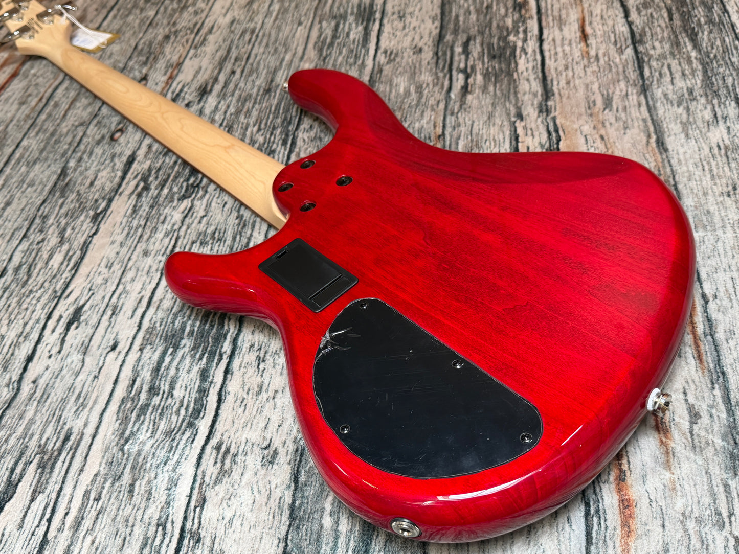 Cort Action plus - Active 4 string bass - Trans Red.