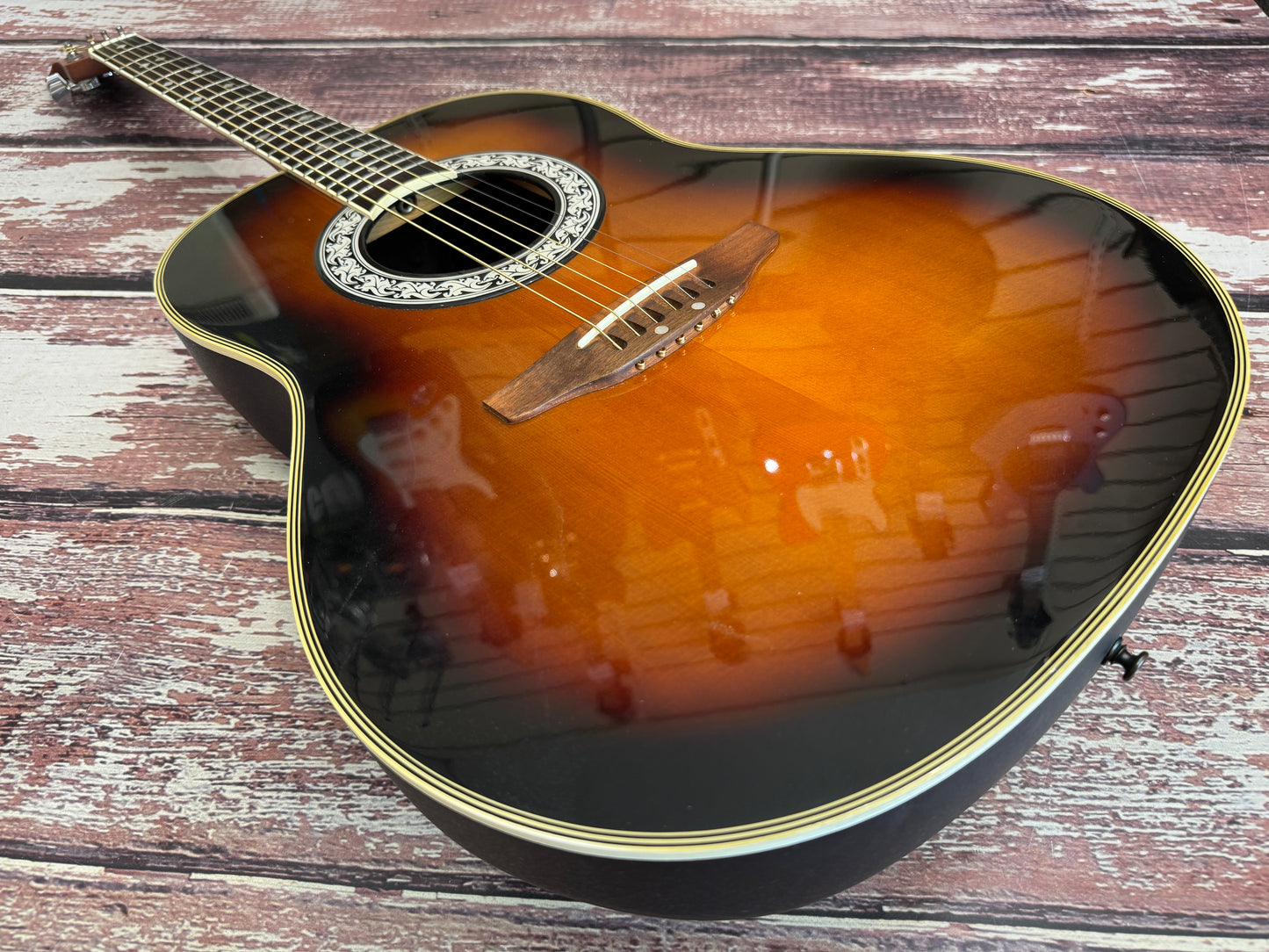 Celebrity CC67 by Ovation Bowl back electro