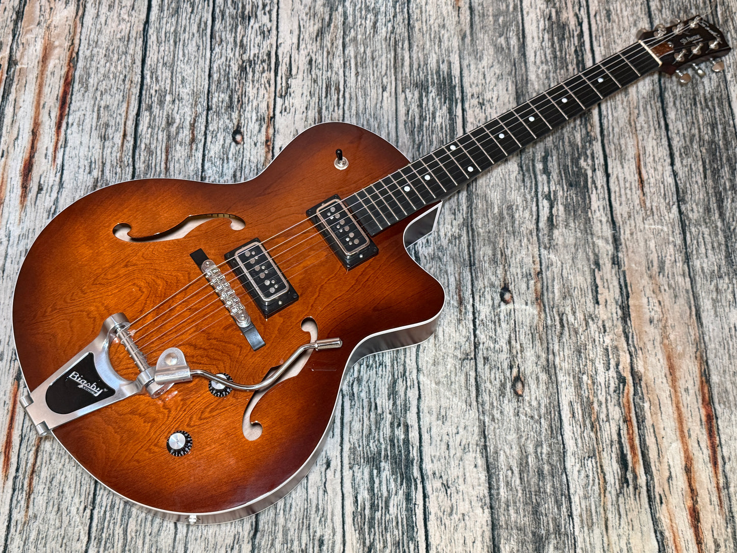 Godin 5th Avenue Uptown T-Armond - Havana Brown