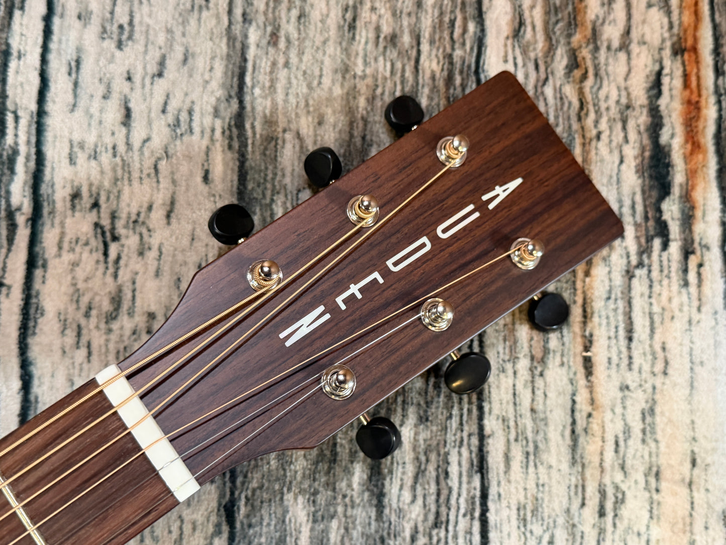 Auden TT Bowman Full Body Mahogany - Supernatural Preamp System