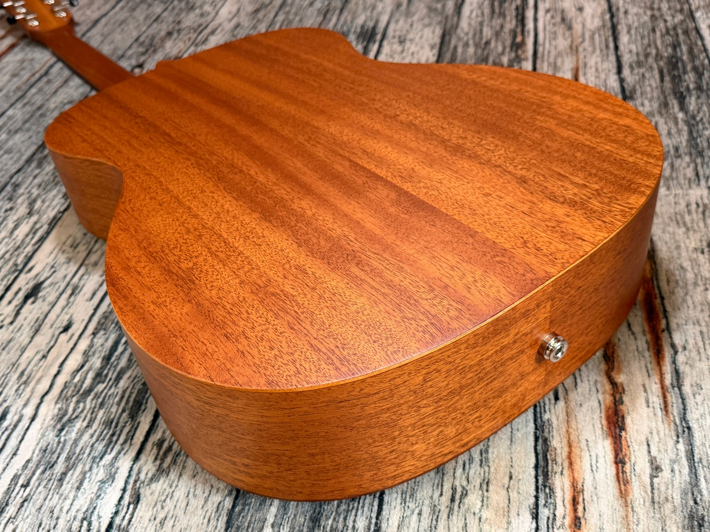 Auden TT Bowman Full Body Mahogany - Supernatural Preamp System