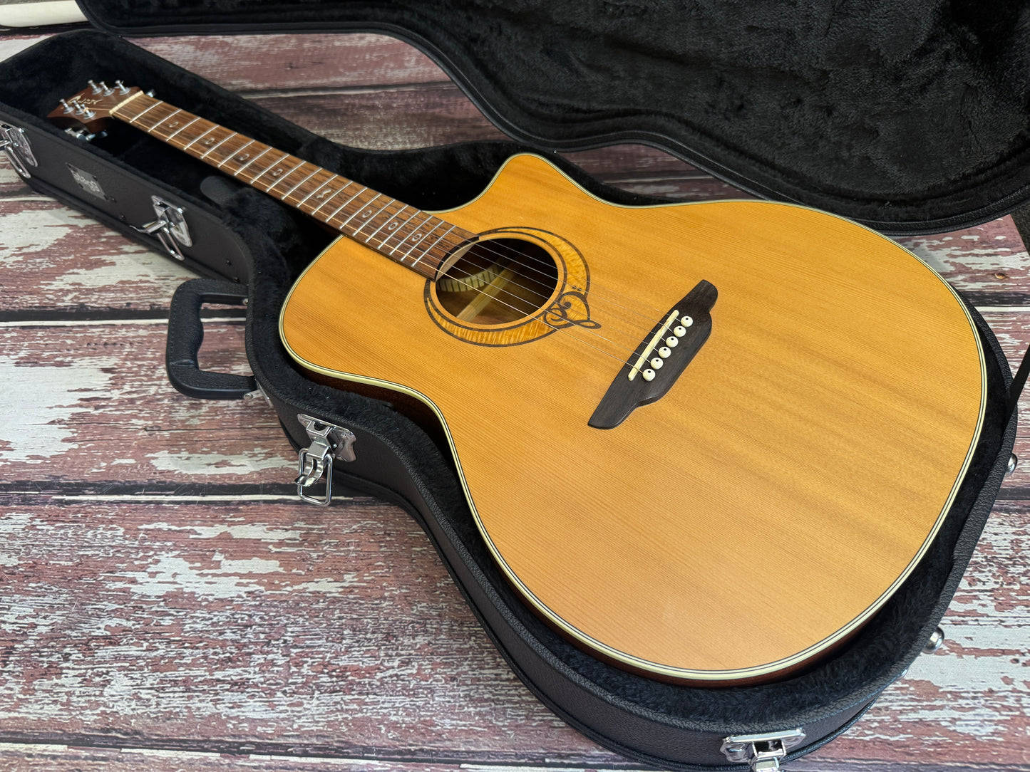 Luna Song Grand Concert electro Hard case