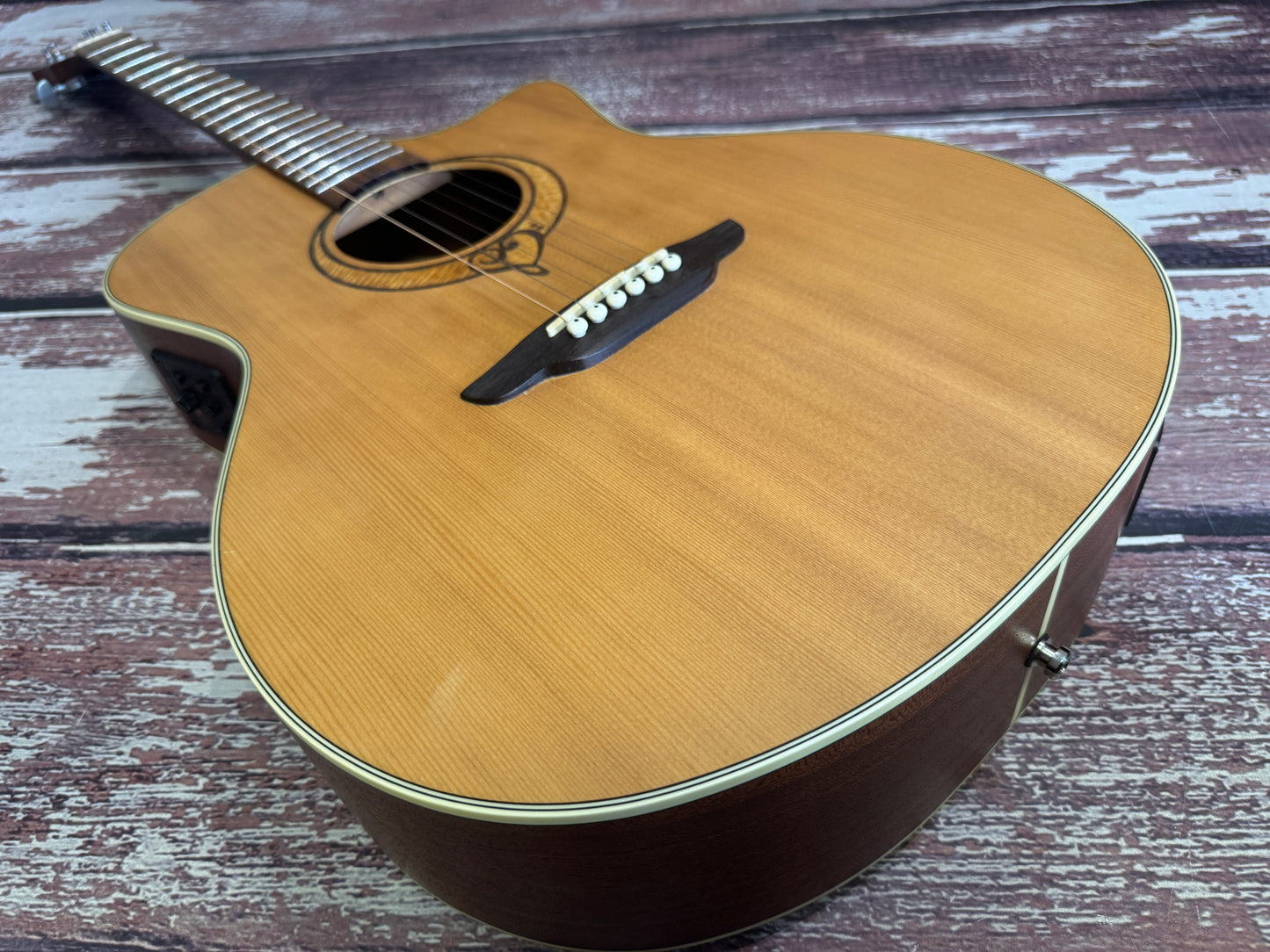 Luna Song Grand Concert electro Hard case