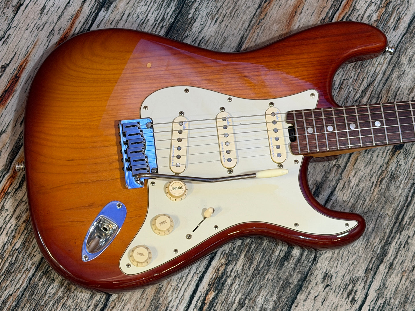 Fender American Elite Stratocaster - Tobacco Sunburst