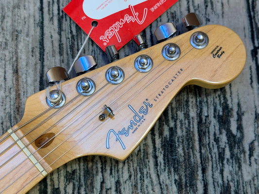 Fender USA Standard Stratocaster 2008 - Custom Shop pickups.