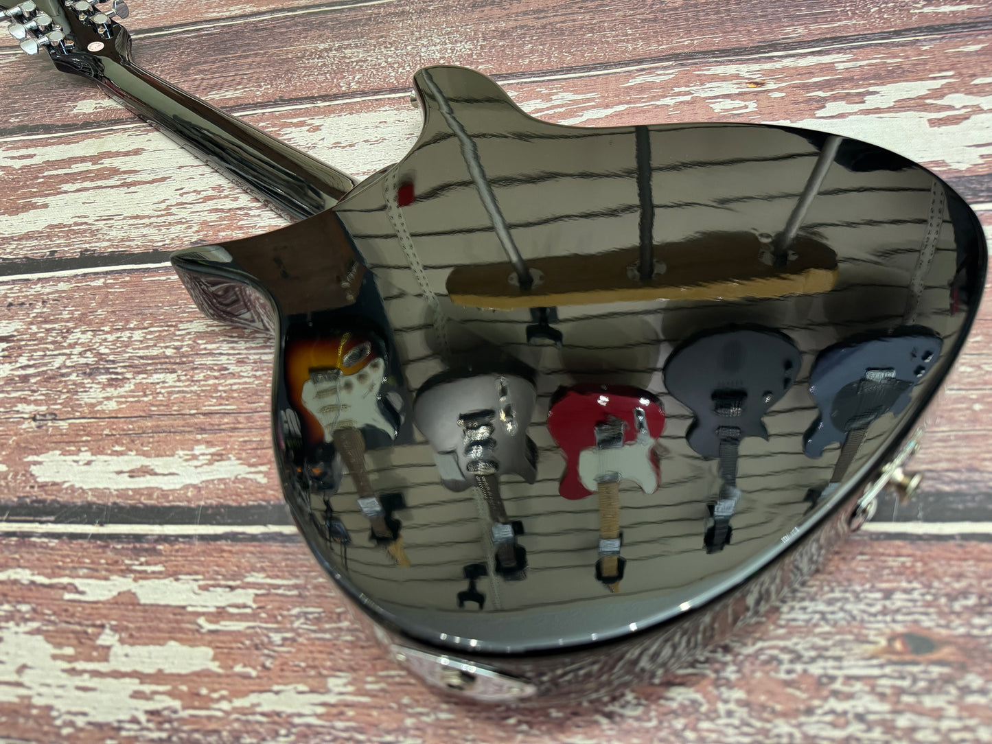 Tanglewood TW68 like a "Rick and Betty" guitar!