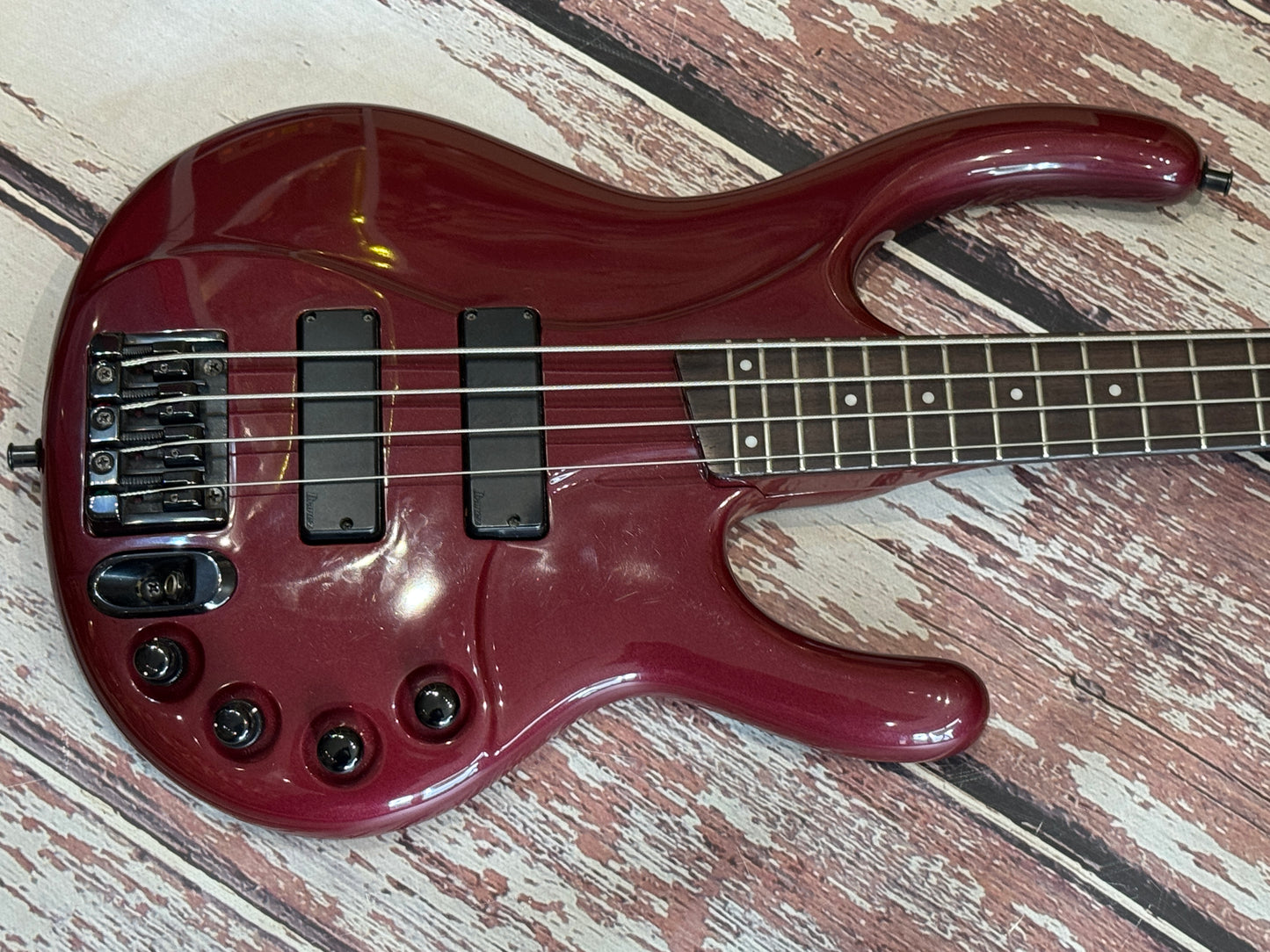 Ibanez Ergodyne 4 EDC400 Active bass