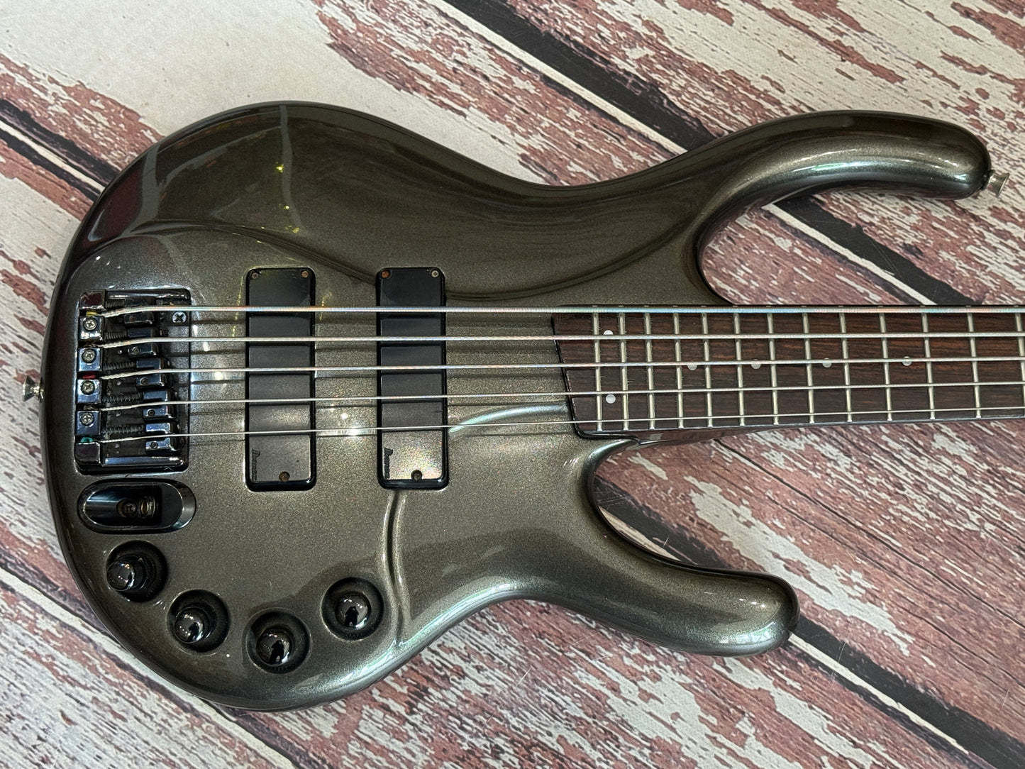 Ibanez Ergodyne EDC705 5 string active bass.