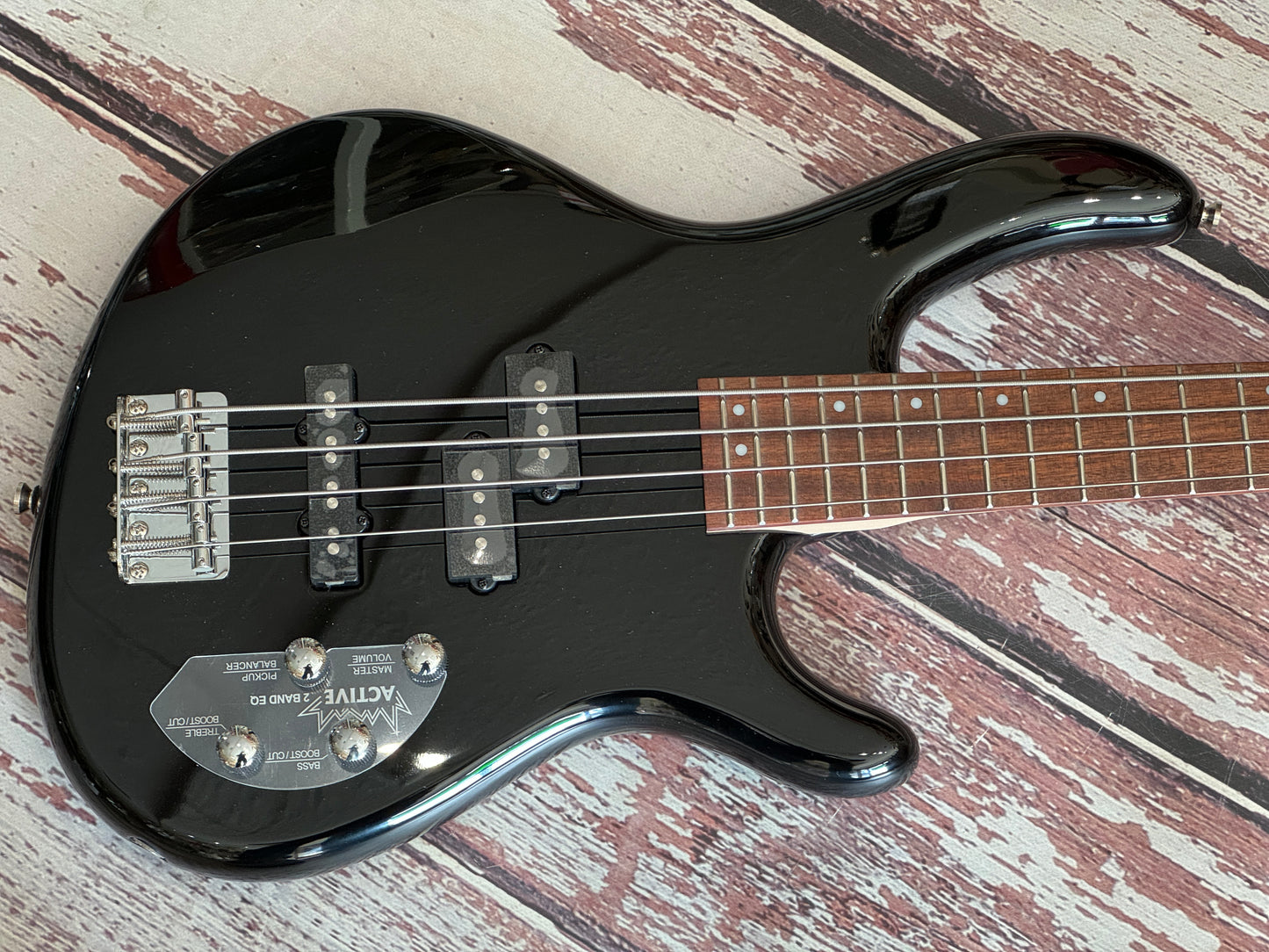 Cort Action P/J Plus - Active bass