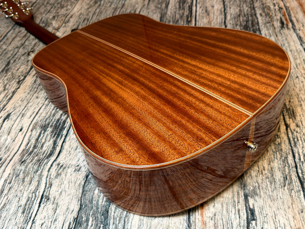 Artist Mahogany Series – Colton Cedar Full Body Electro Acoustic