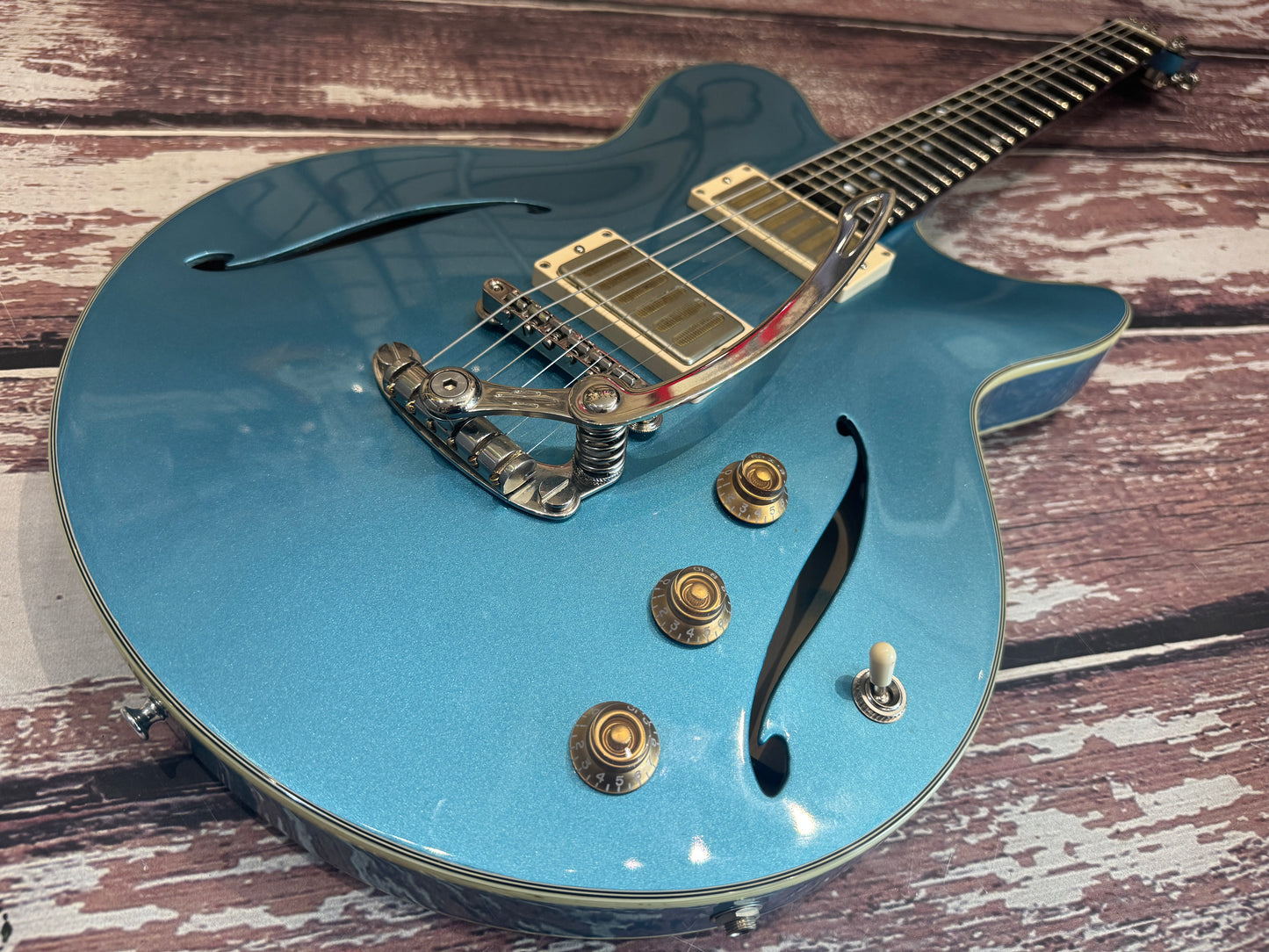 Eastman Romeo LA - Celestine blue, full hollow with OHSC & COA