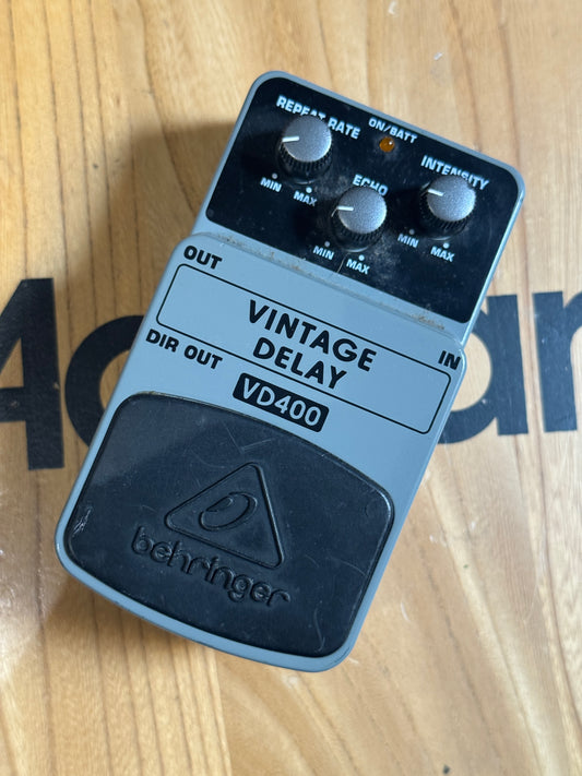 USED Behringer Vintage Delay VD400 Boxed