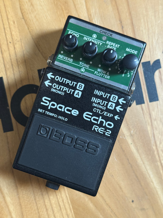 USED Boss Space Echo RE-2 Boxed Mint condition