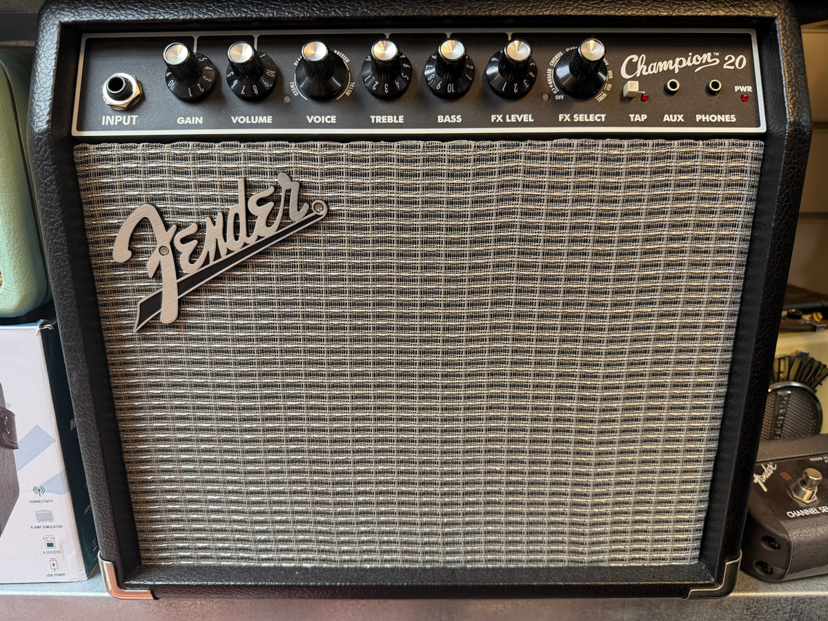 Fender Champion 20 - Solid state guitar combo