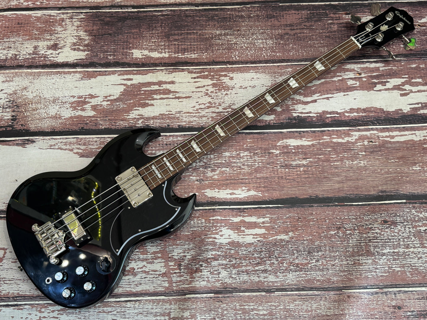 Epiphone EB3 bass with Epiphone hard case