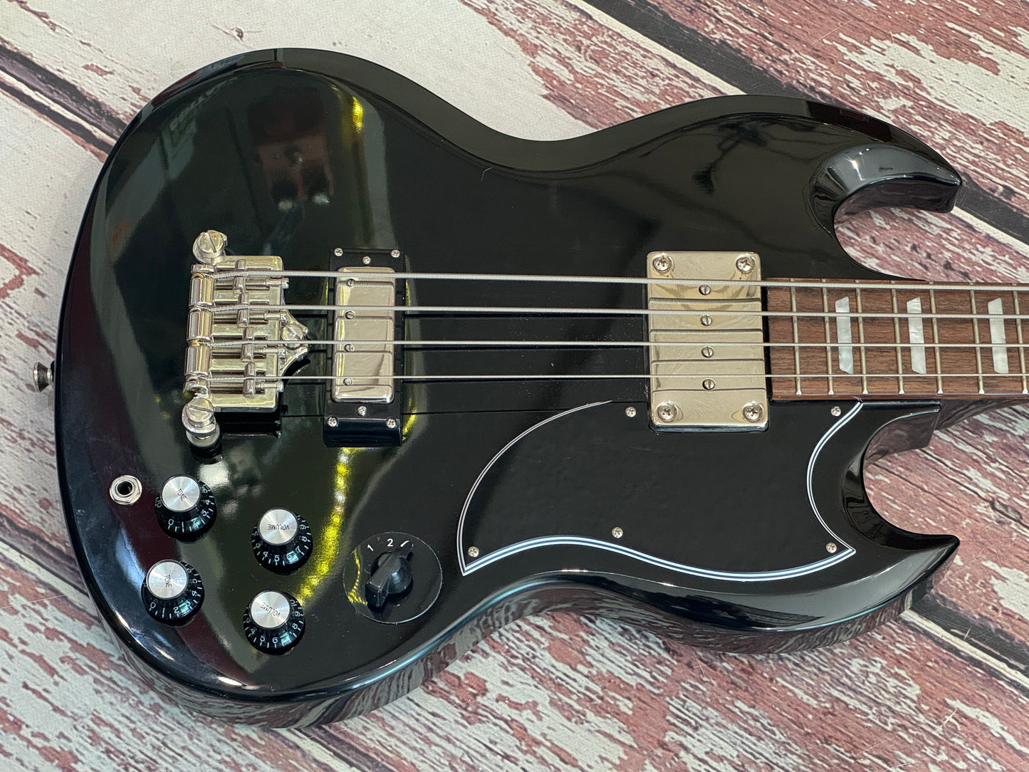 Epiphone EB3 bass with Epiphone hard case