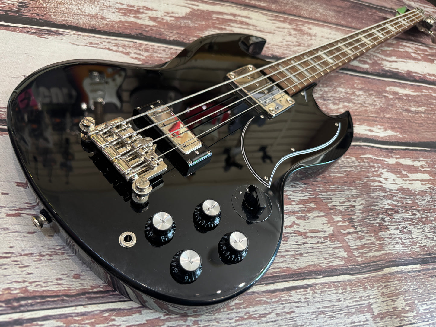 Epiphone EB3 bass with Epiphone hard case