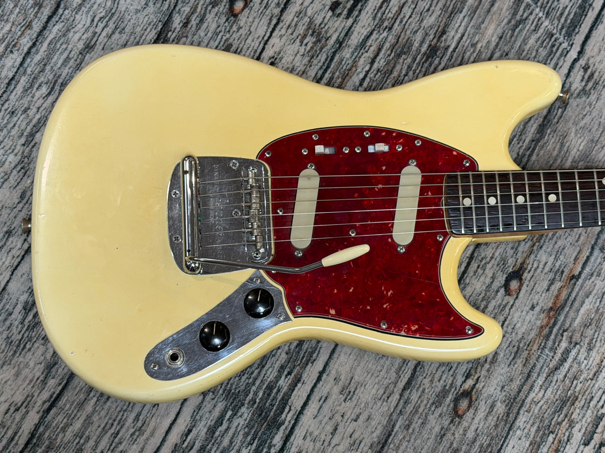 1964/5 Fender Mustang Pre CBS, original case