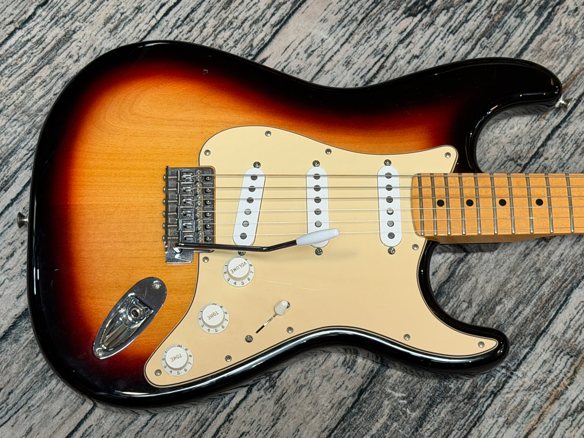 Fender Stratocaster USA neck, custom shop pickups, Mexican body