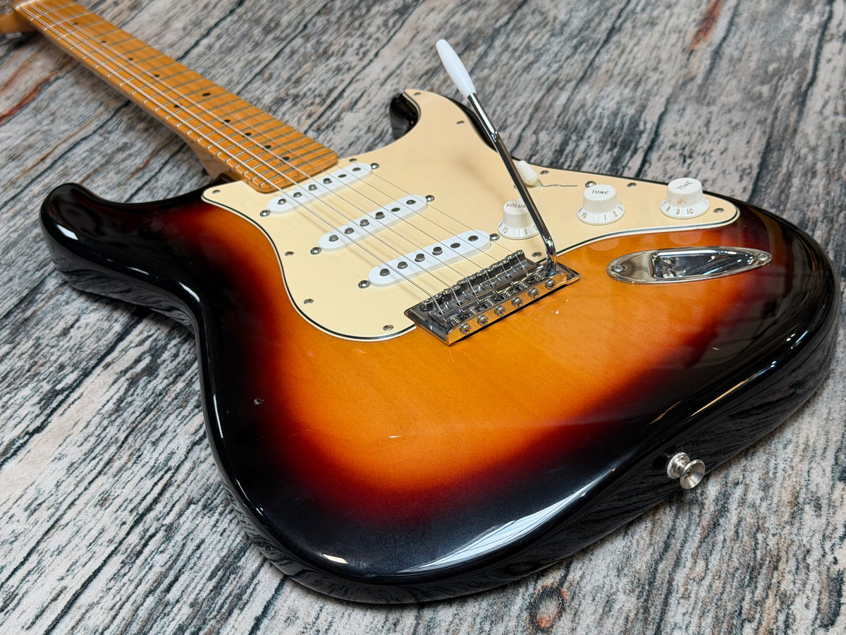 Fender Stratocaster USA neck, custom shop pickups, Mexican body