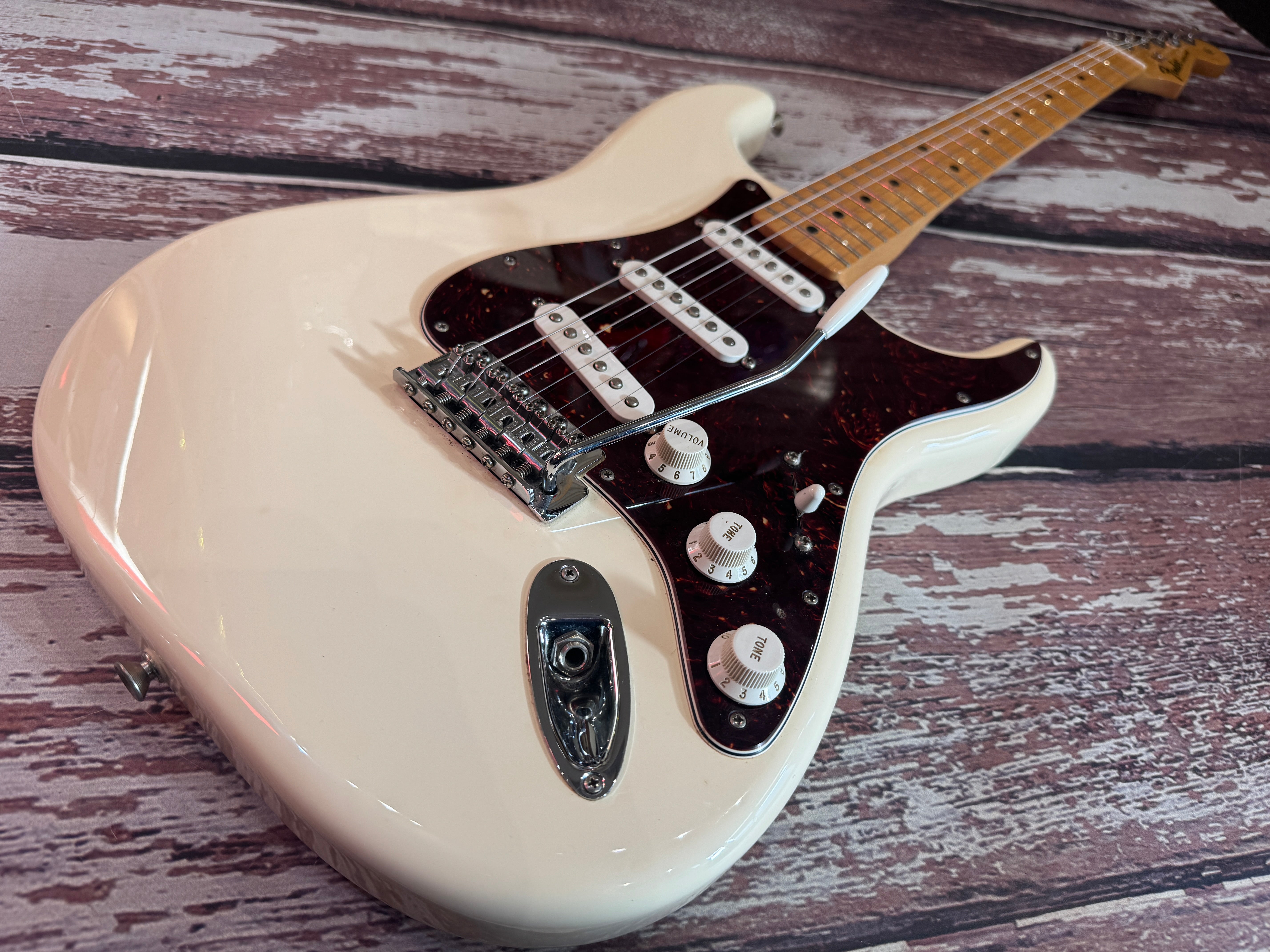 Fender Standard Stratocaster - 2016 Mexican – Badlands Guitars Limited