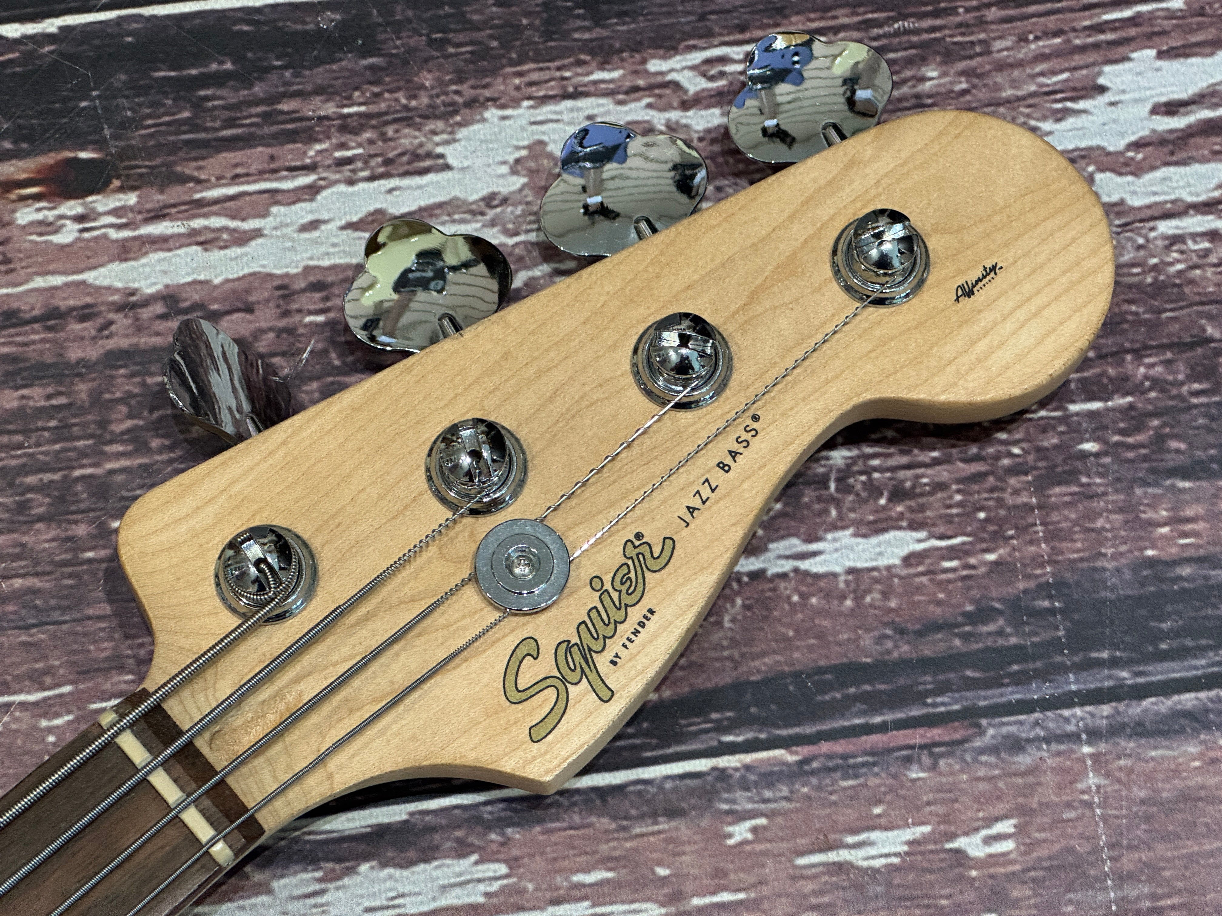 Squier Affinity Jazz Bass - Metallic silver – Badlands Guitars Limited