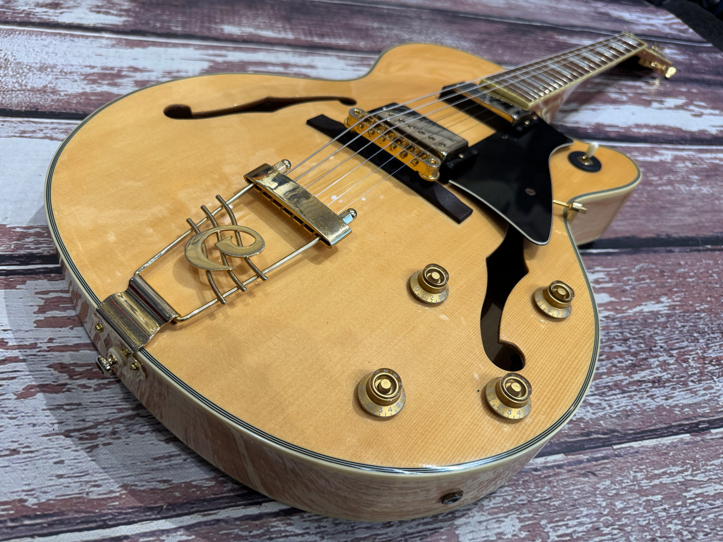 Cort Yorktown Jazz style - Natural maple