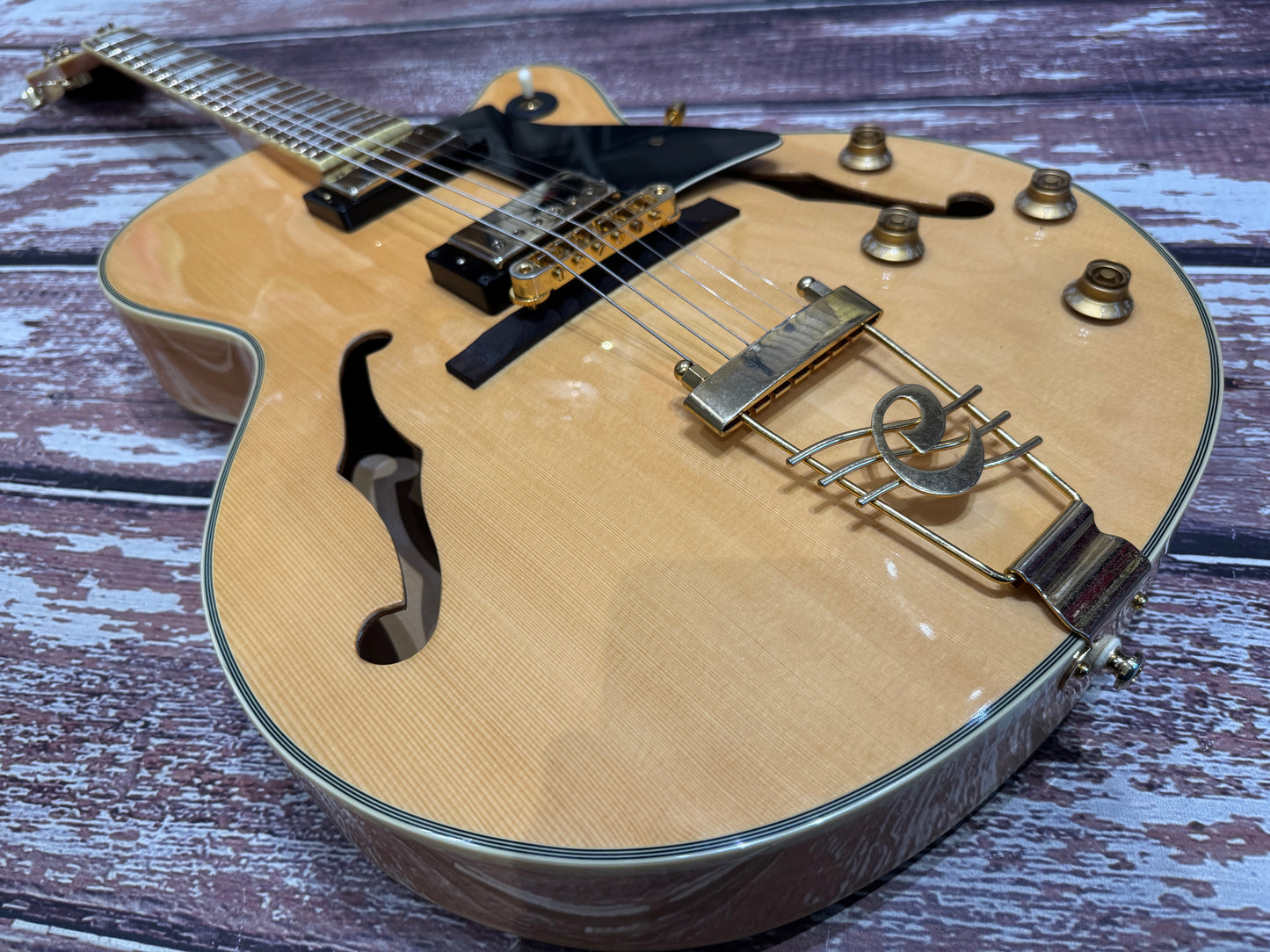 Cort Yorktown Jazz style - Natural maple