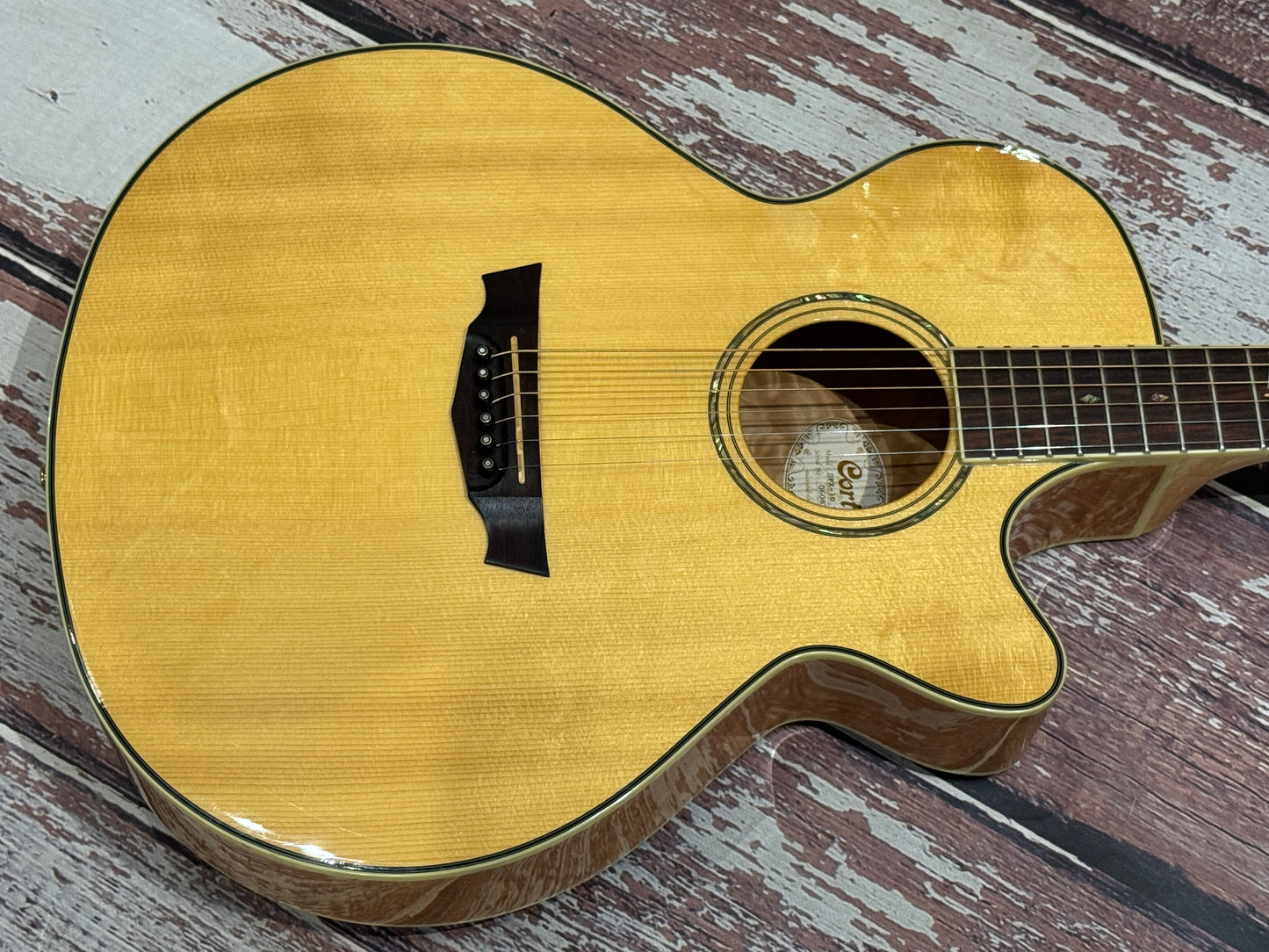 Cort SFX-10 Solid top quilted maple Electro - Fishman electrics
