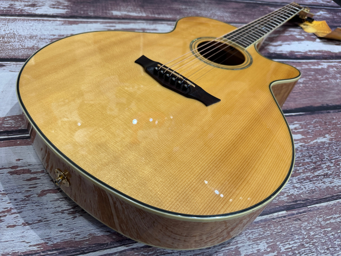 Cort SFX-10 Solid top quilted maple Electro - Fishman electrics