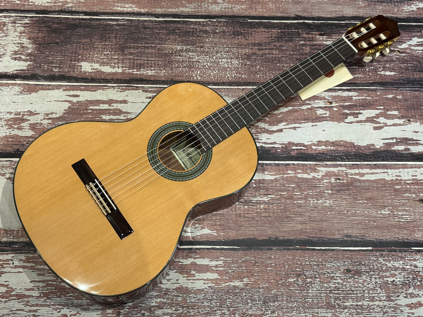 Altamira N200 - Solid Red Cedar top 4/4 Classical