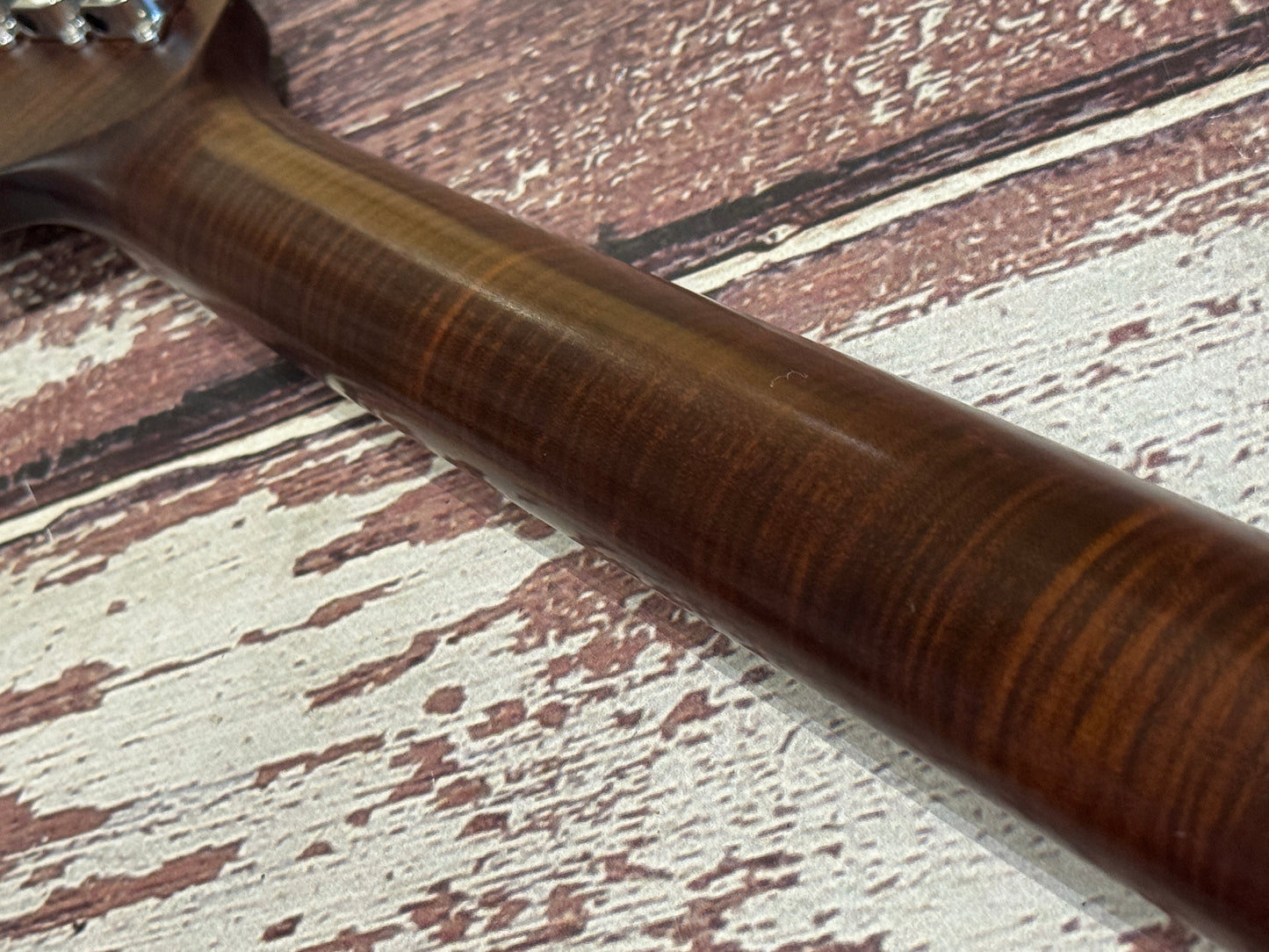 Gordon Smith - UK Handmade Classic S, check the neck out!