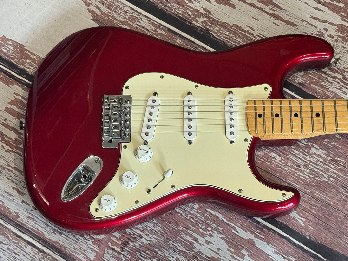 Fender Standard Stratocaster -  Candy Apple Red 2013 Mexico