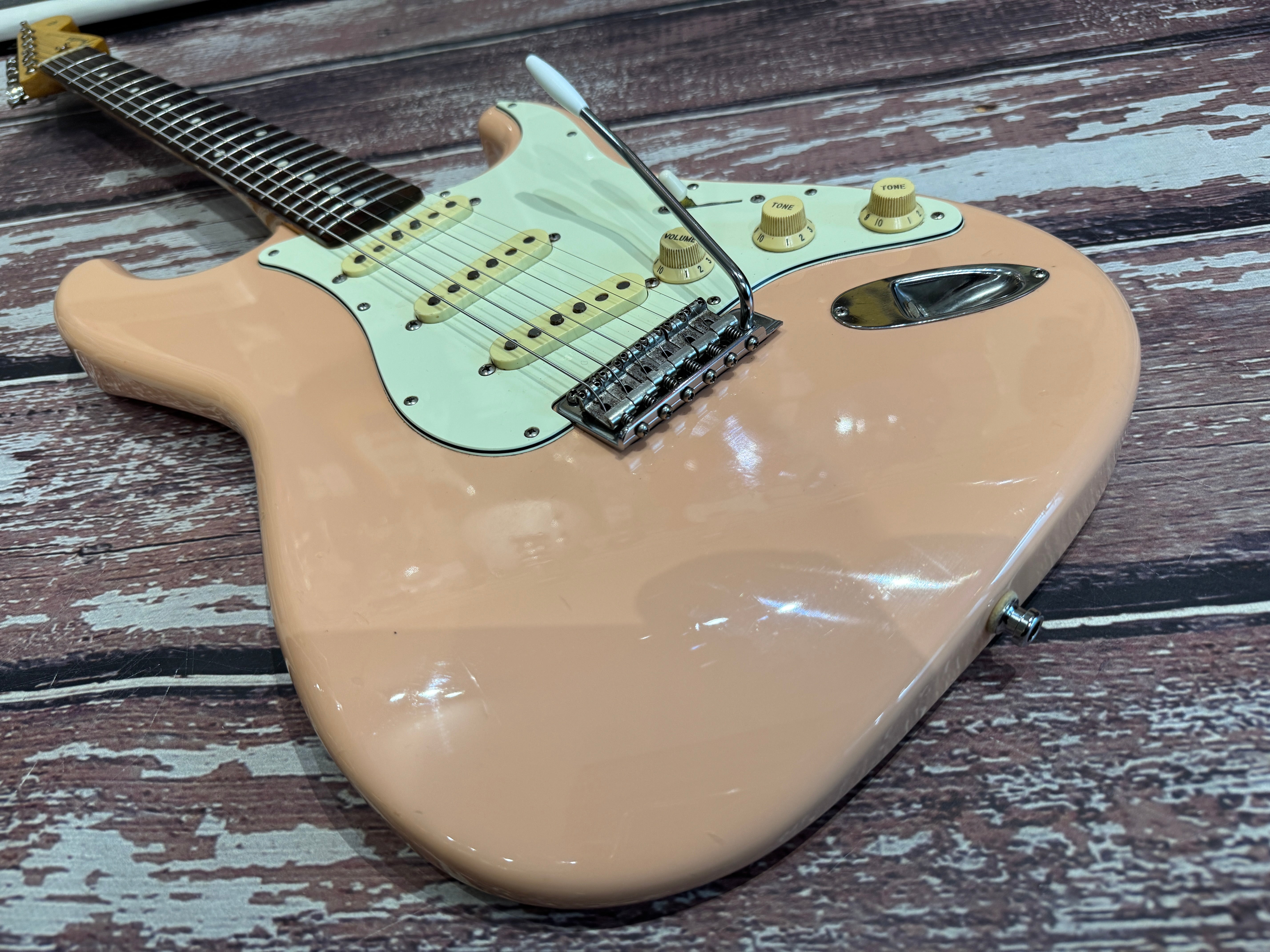 Fender ST62 Shell Pink Stratocaster - Japanese 2006-8 – Badlands