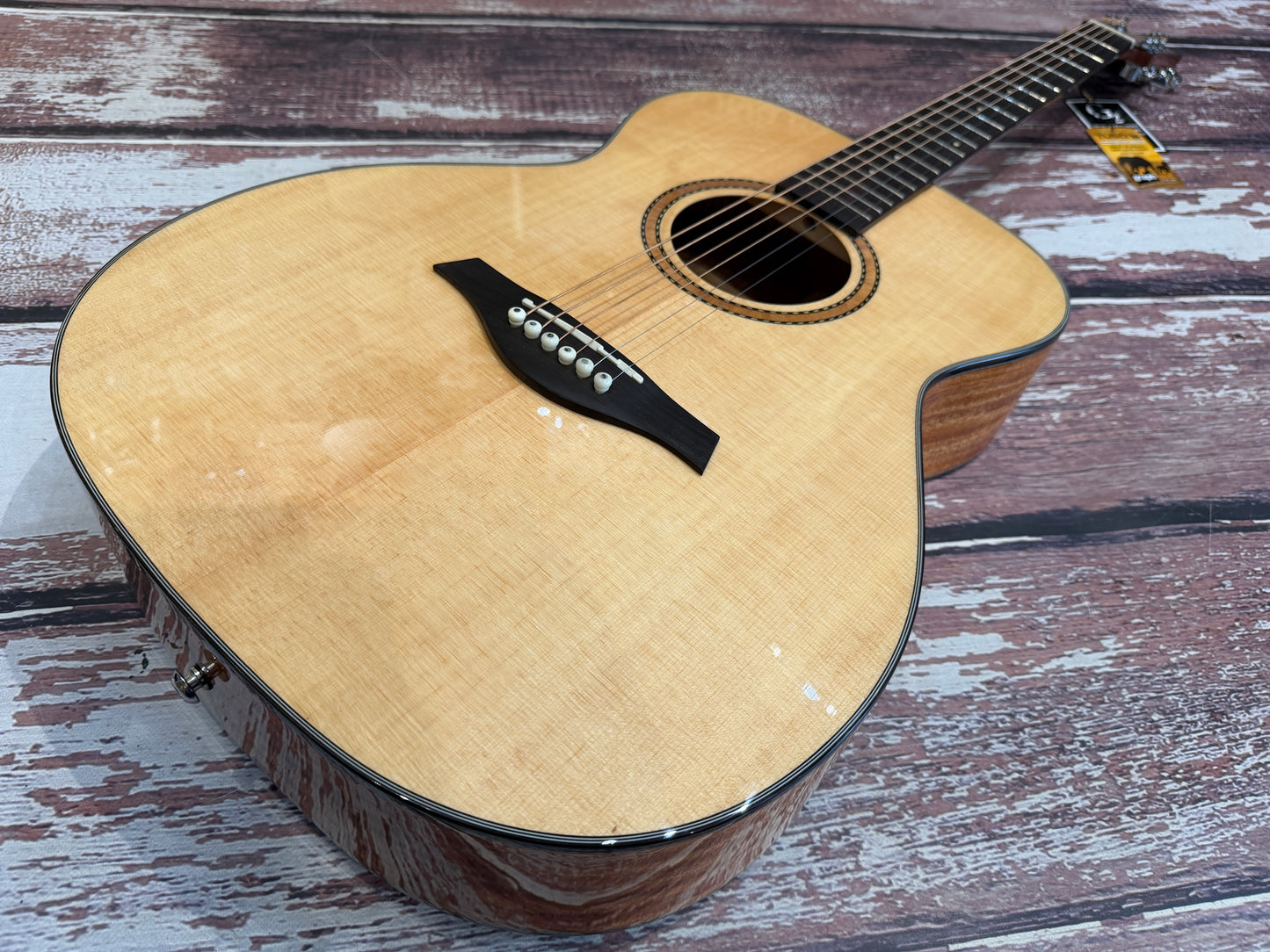 Vintage Performer series - V1650N All solid Acoustic